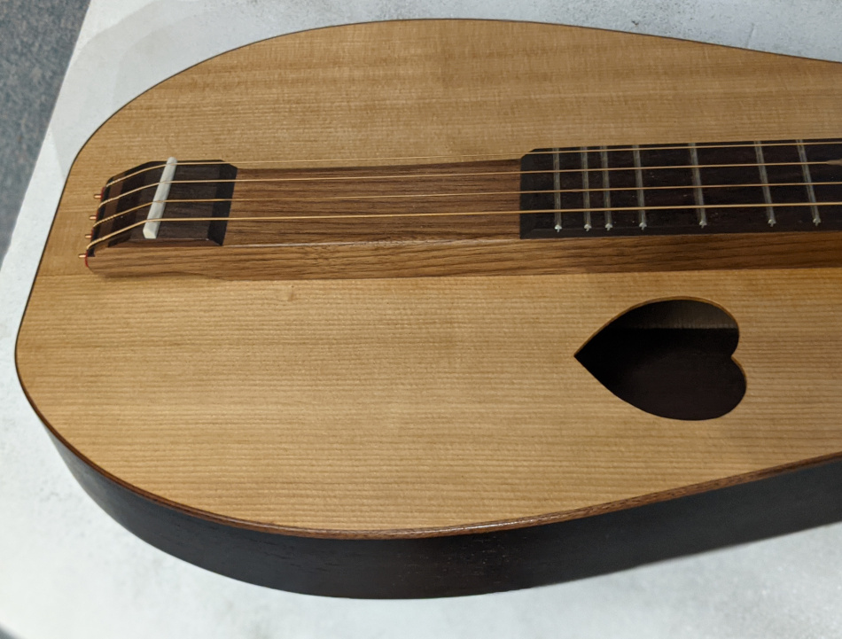 Bass Fretted Dulcimer Tail Front View